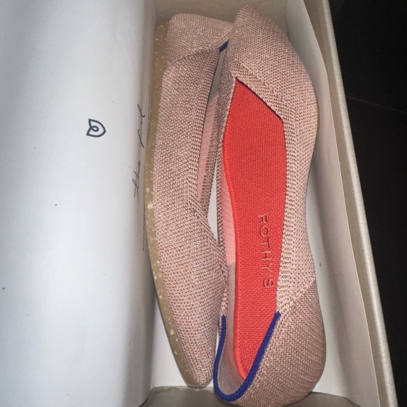 NWT | Rothy's | RARE | Rose Metallic Point | Size 7 - Picture 3 of 4